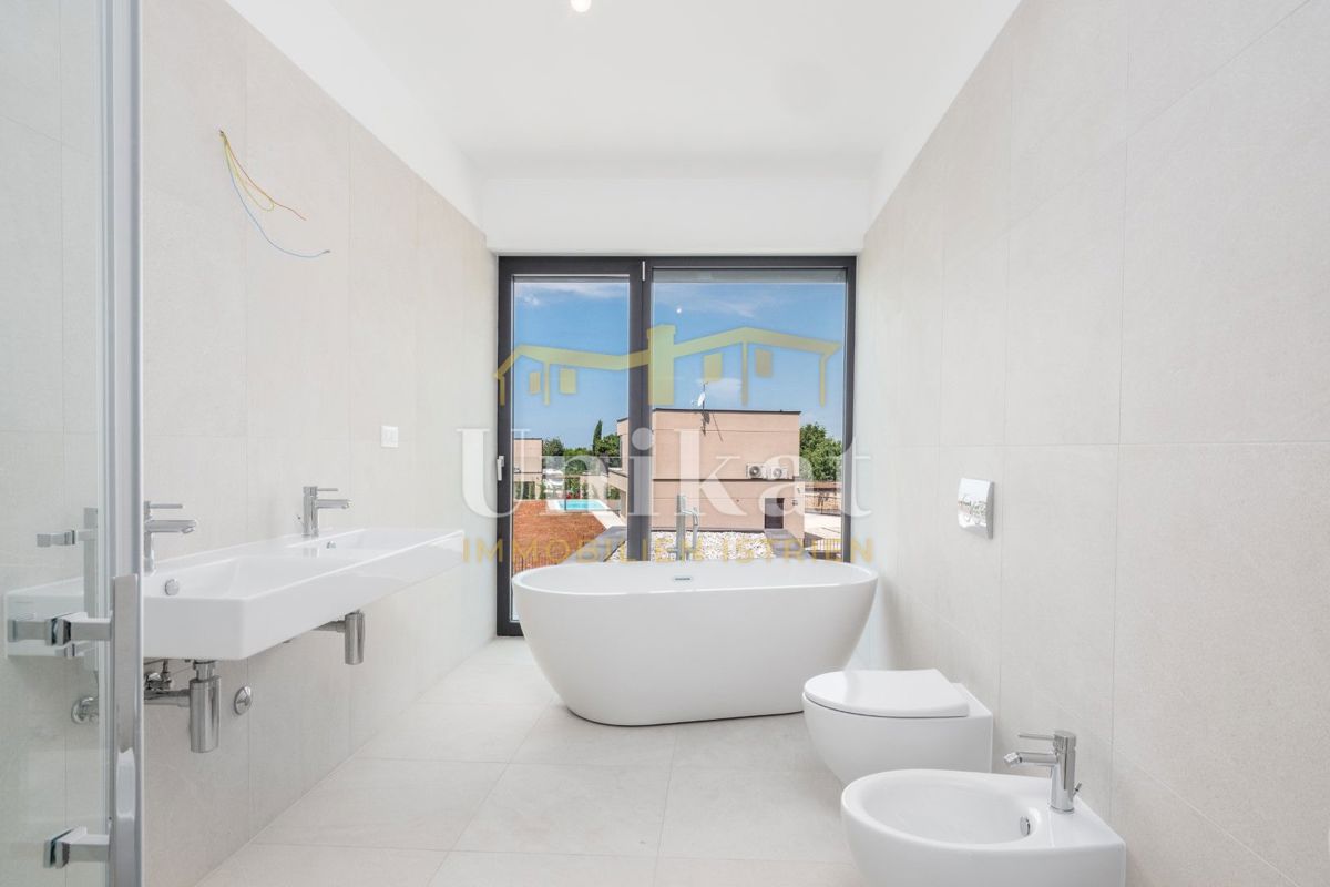 Čudovita nova vila z bazenom in savno, 303 m2 - ključ v roke